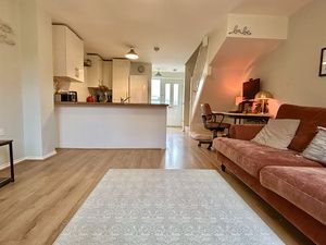 Open-Plan Kitchen & Lounge- click for photo gallery